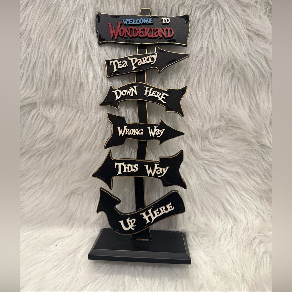 Michael’s Ashland Wonderland Directional Sign DAMAGED - AS IS